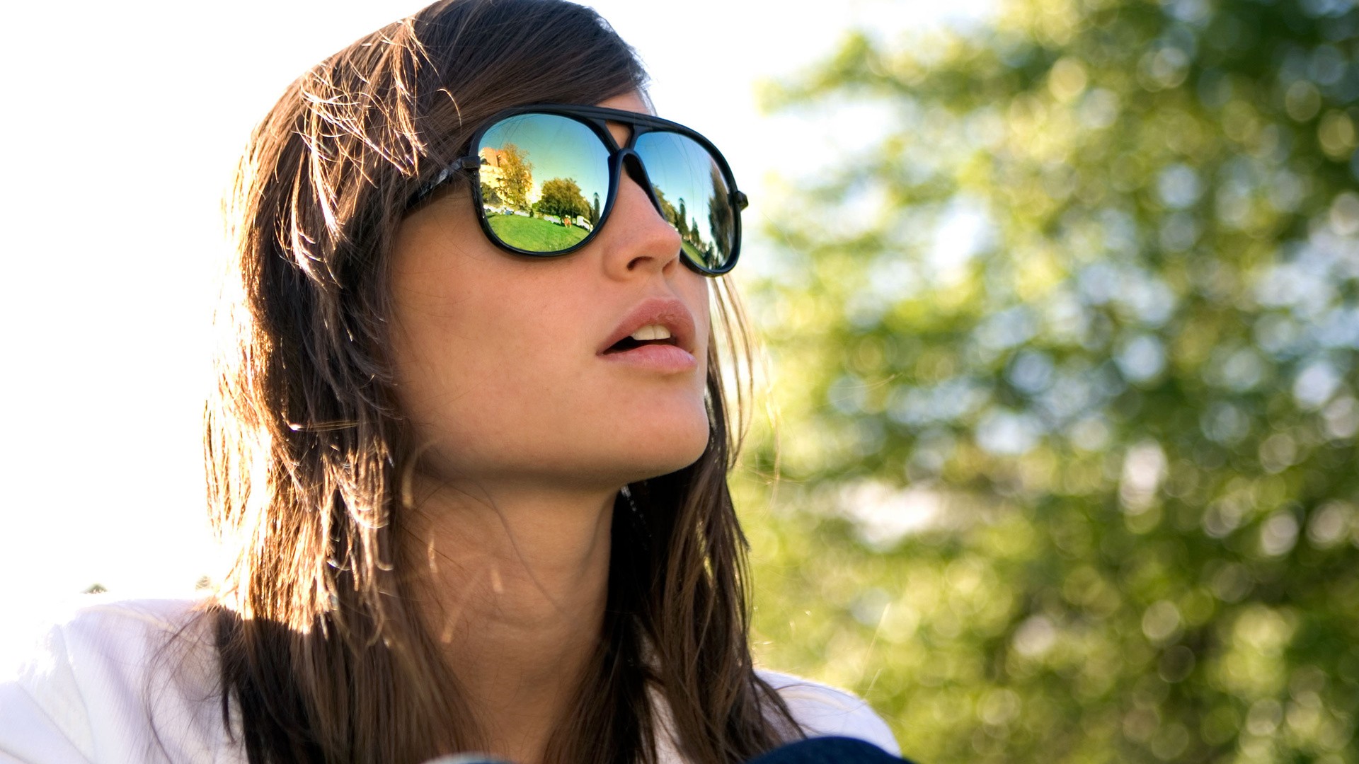 Como evitar o reflexo das luzes nas lentes dos óculos